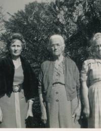 Lois Bryant, Margie Chestnut, Mannie Bryant