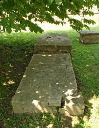 Lear, Martha-Cole-Burwell (1668-1704) tombstone