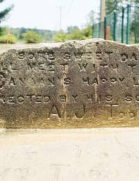 37174931_124330332516 inscription on chestnuts grave
