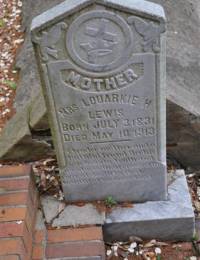 Louarkie &quot;Sukey&quot; Hollingsworth Hardwick Lewis Headstone (b. 7.3.1831, d. 5.10.1913) Note: Headstone facing steps of church.