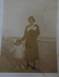 Edna Hardison Hill and daughter Faith