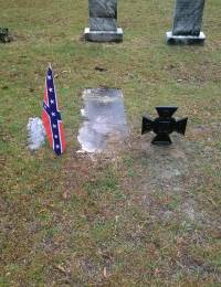 Lorenzo Dow Bellamy Headstone &amp; Southern Cross of Honor 2015 Photo courtesy John Fisher (Installed by Sons of Confederate Vetera
