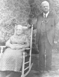 Nathan Everette Hardwick (1851-1937) and wife Rebecca Reaves Hardwick (1861-1941)