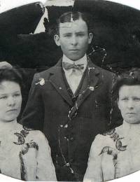 Susan Carolyn Vereen Price, her brother Thomas A. Vereen and sister Frosty Ann Vereen Royals