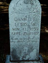 Daniel F Lewis headstone